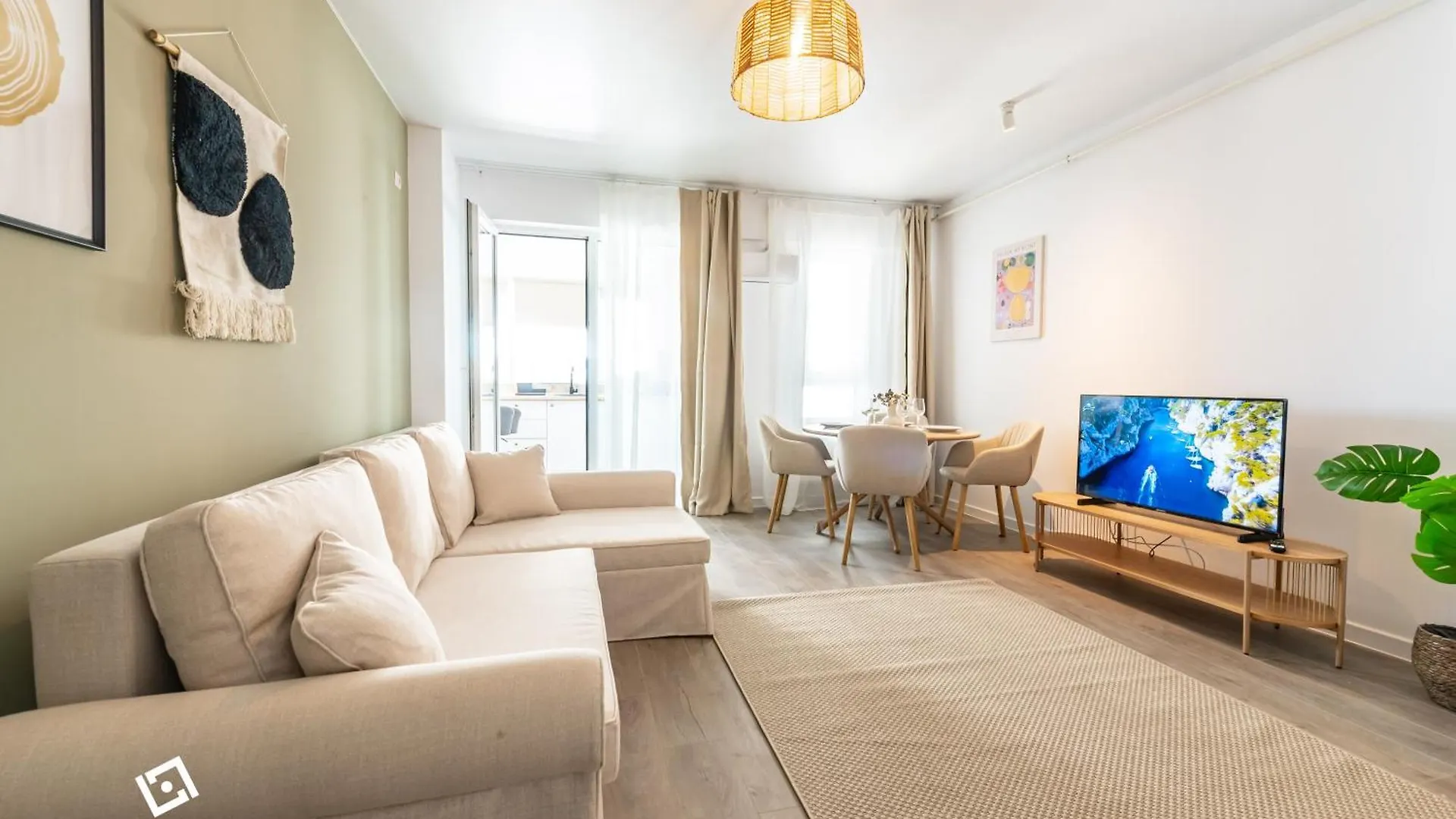 Central Spacious Apartment 513 Bucharest Romania
